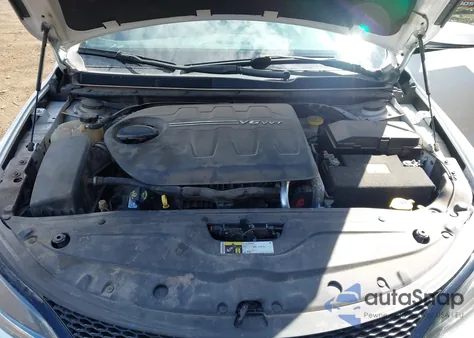 2015 Chrysler 200 S z USA, uszkodzony, nr VIN 1C3CCCDG8FN731885